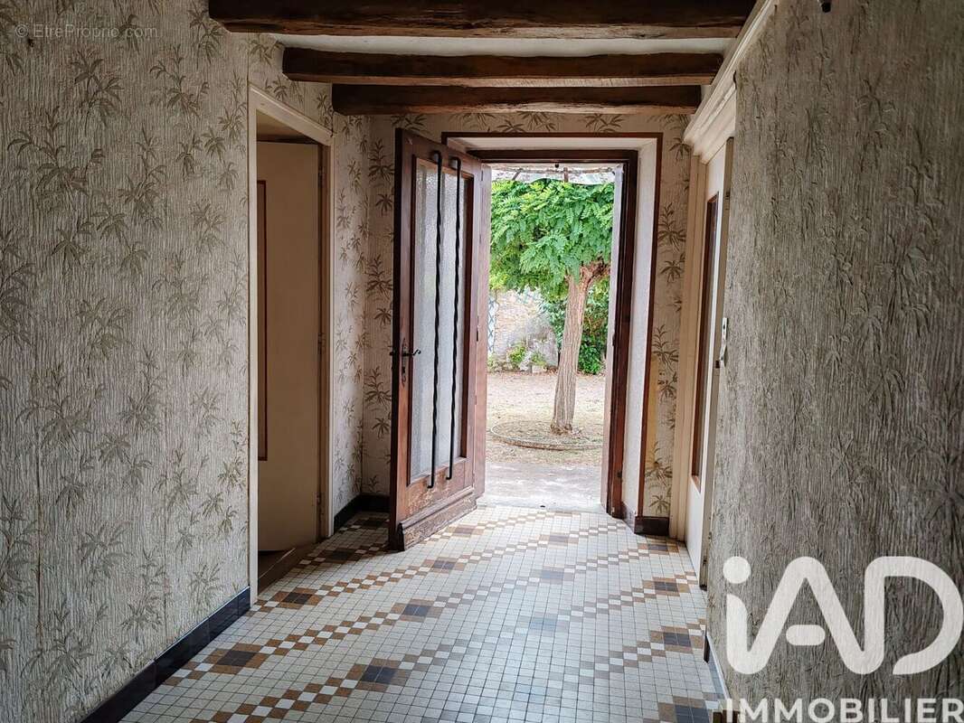 Maison 107 m² à Aubigne-Sur-Layon  - photo 4