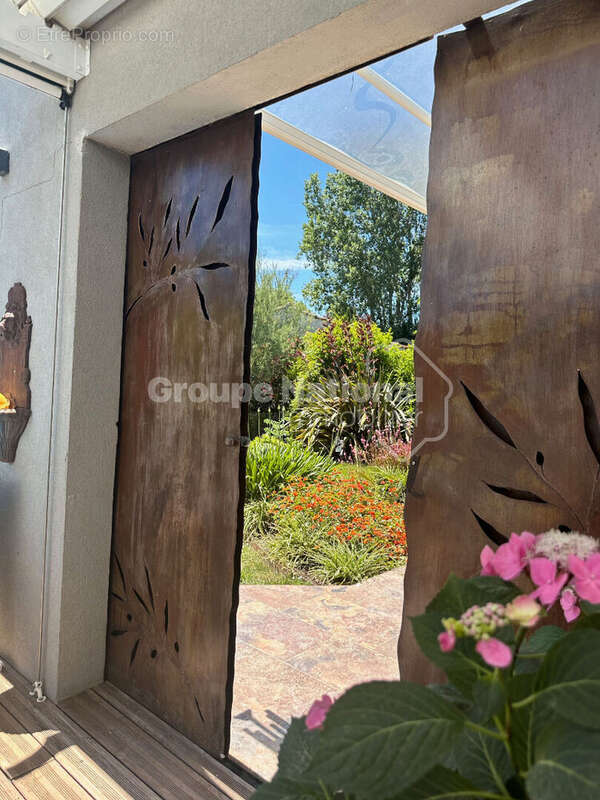 Maison à JONQUIERES-SAINT-VINCENT