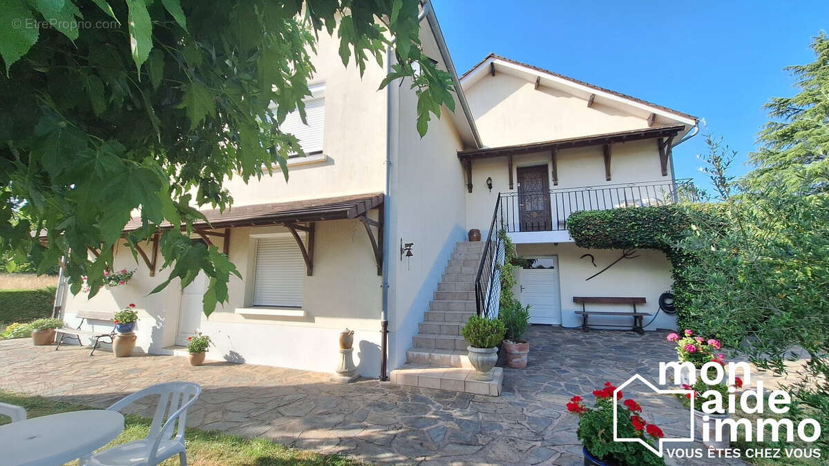 Maison 155 m² à Saint-Saud-Lacoussiere  - photo 6