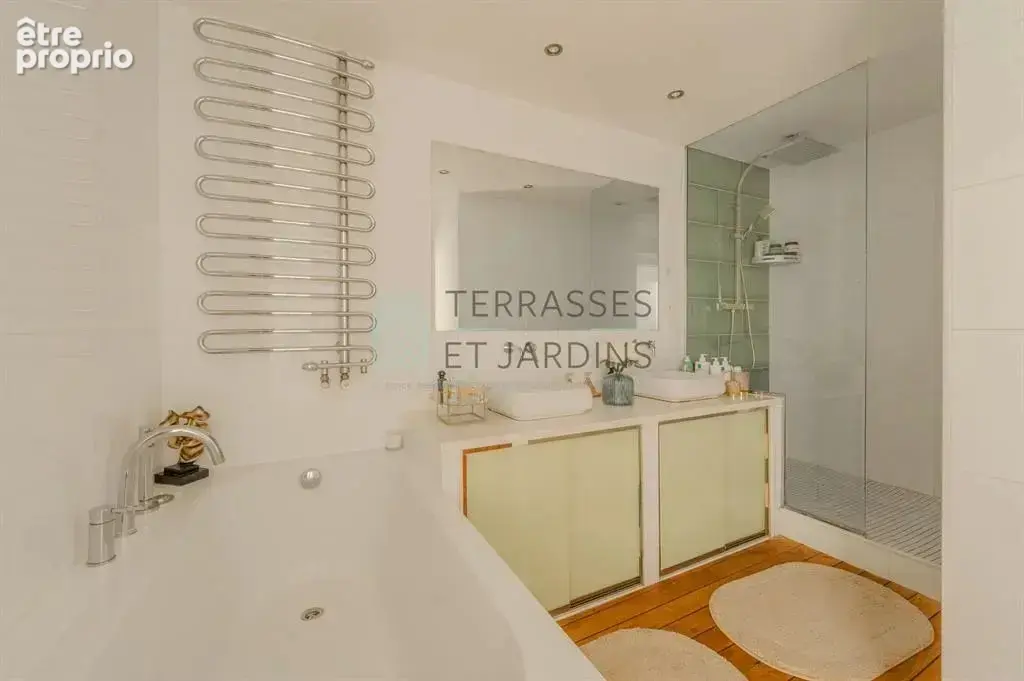 Rueil Malmaison - Centre-ville - Appartement 6p - Jardin/Terrass - photo 11
