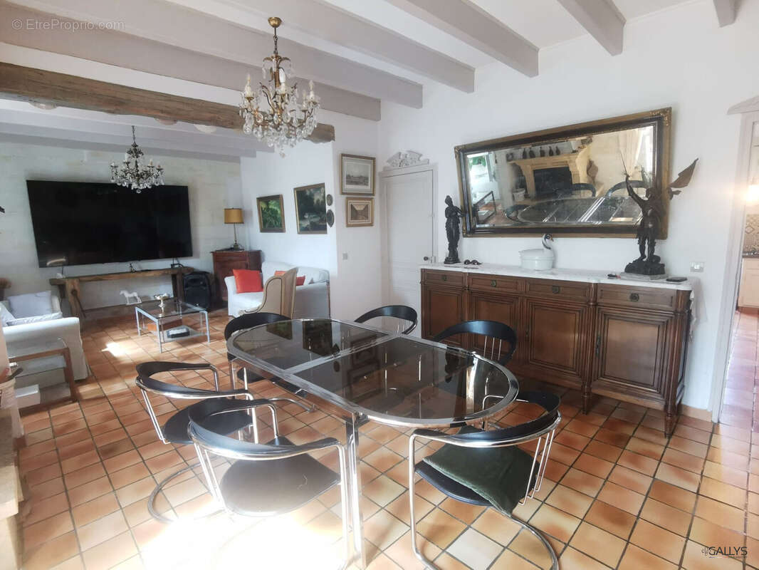 Maison à CHENAC-SAINT-SEURIN-D'UZET