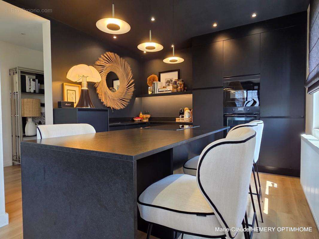 Dinard, Thalassothérapie, belle Villa BBC de 202m² sur parcelle de 400 m² clôturée et paysagée. Rénovation récente de qualité - photo 7