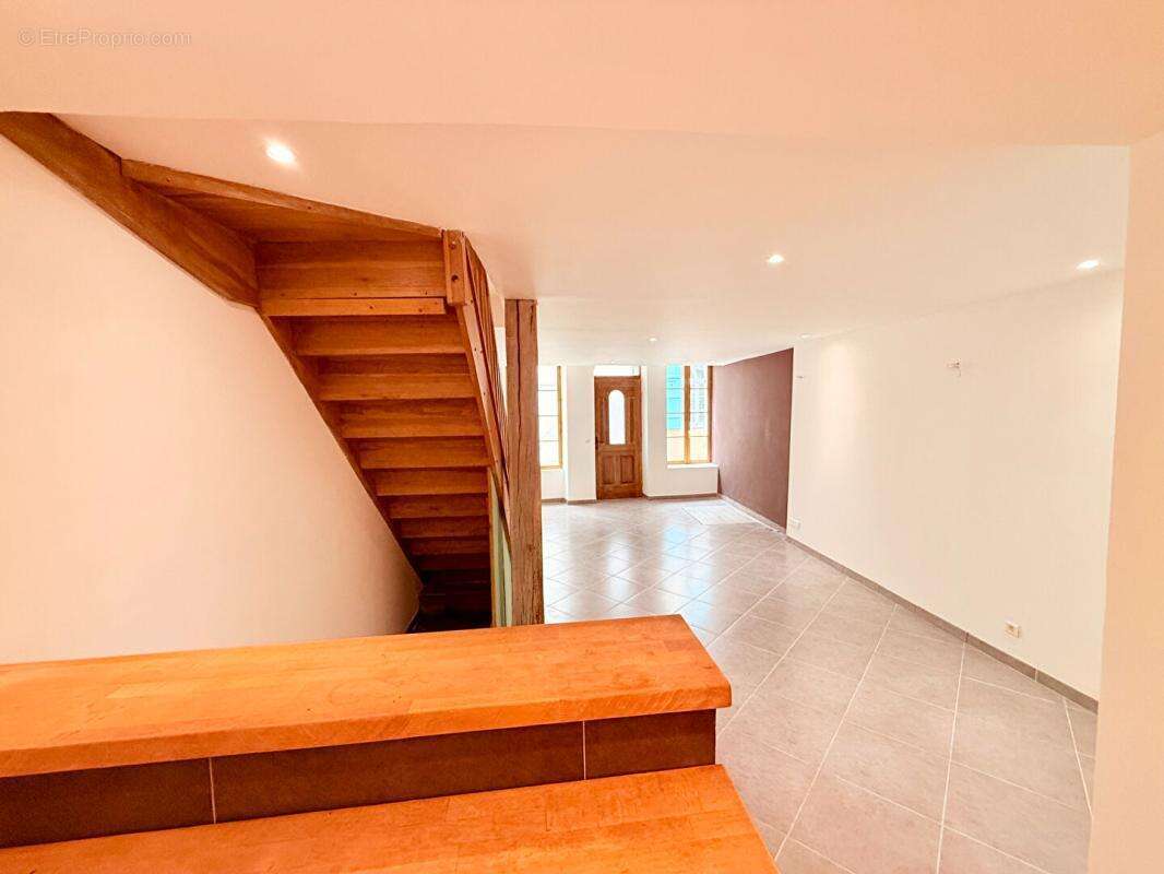 Maison de ville a Joigny 4 pièce(s) 82 m2 - photo 5