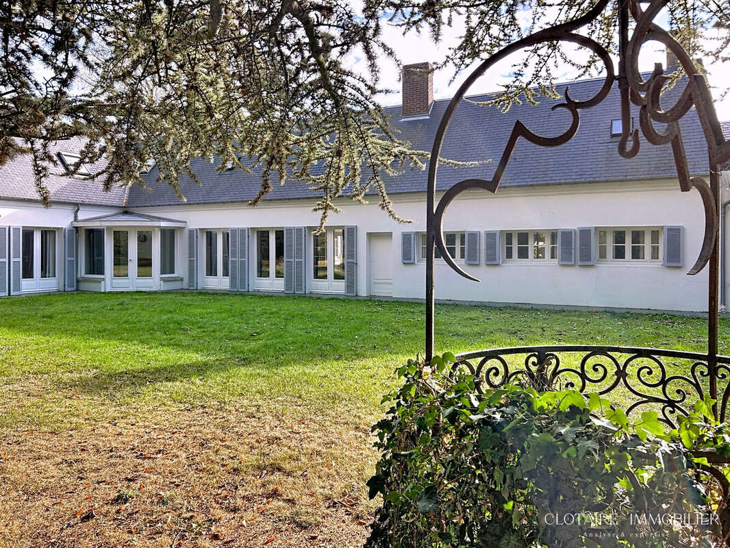Maison 340 m² à Arvillers  - photo 6