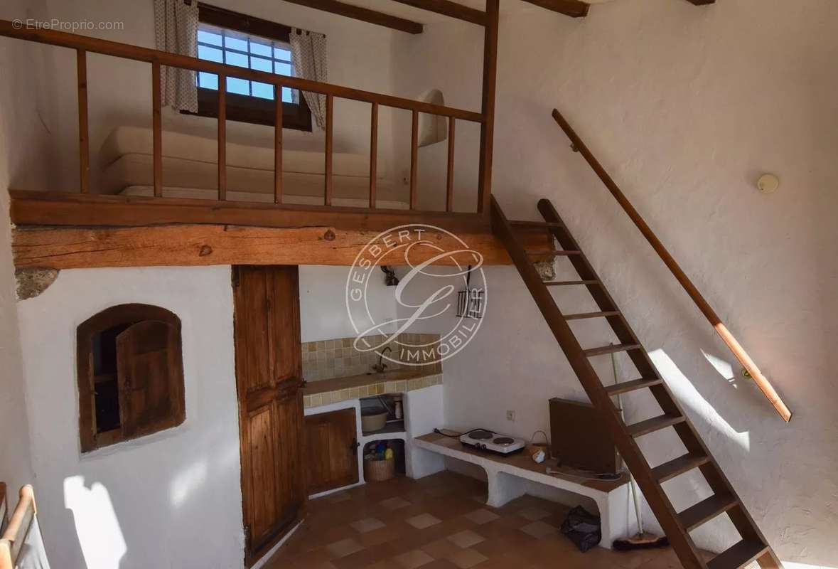 Appartement à VILLECROZE