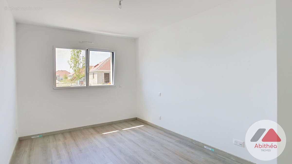Maison 6 pièces 155 m2 - photo 4