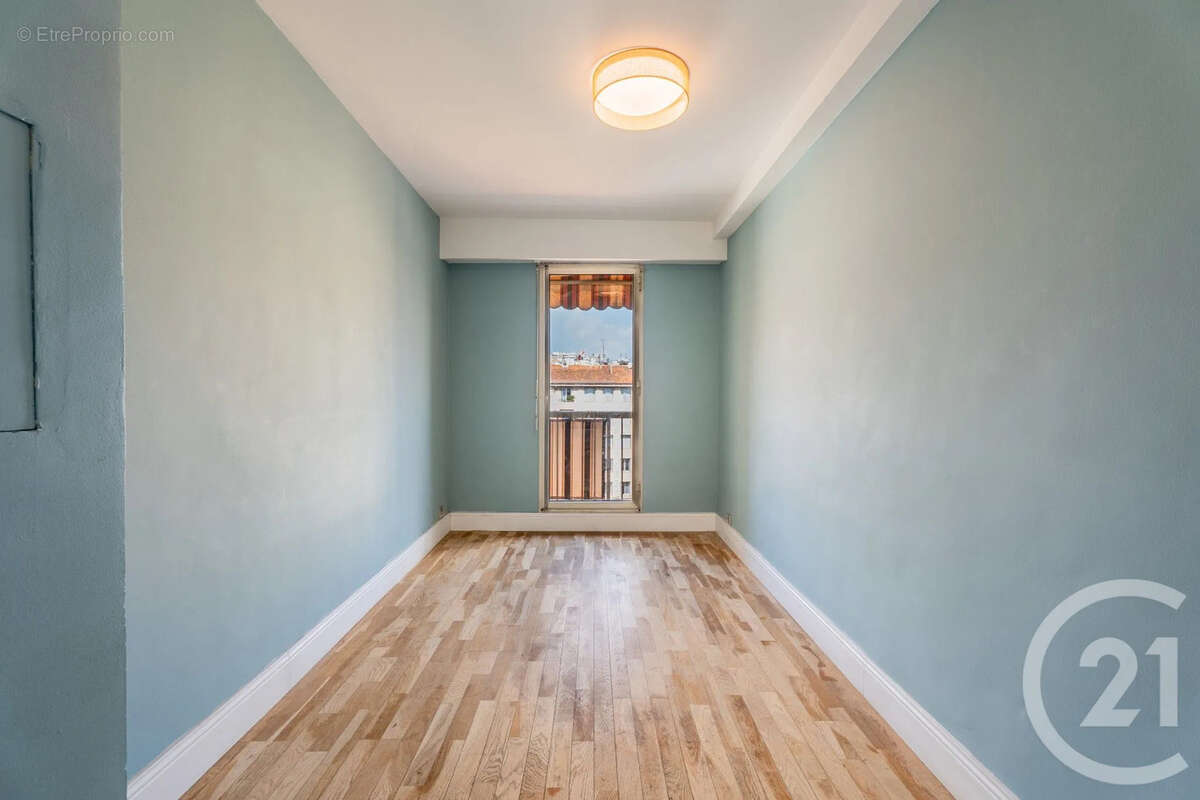Appartement 70 m² à Nice  - photo 8
