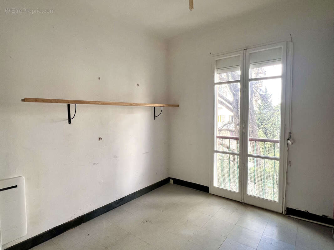 Appartement à MARSEILLE-4E