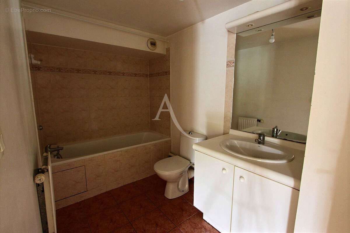 Appartement à COURBEVOIE