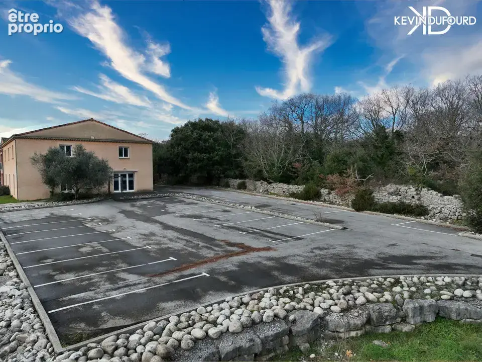 Ensemble immobilier de 550m² sur un terrain de 3650m² à - photo 2