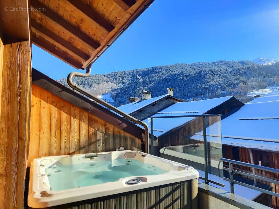 Maison à LES ALLUES