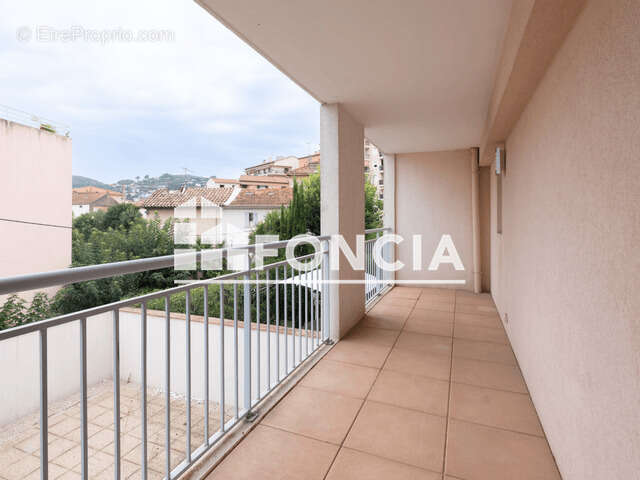 Appartement à VALLAURIS