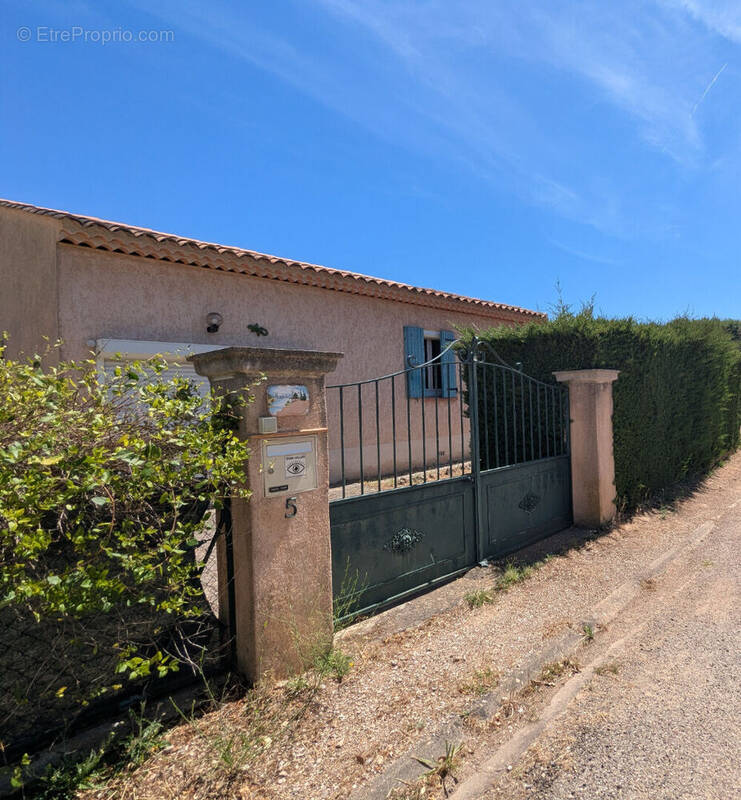 Maison à AUPS