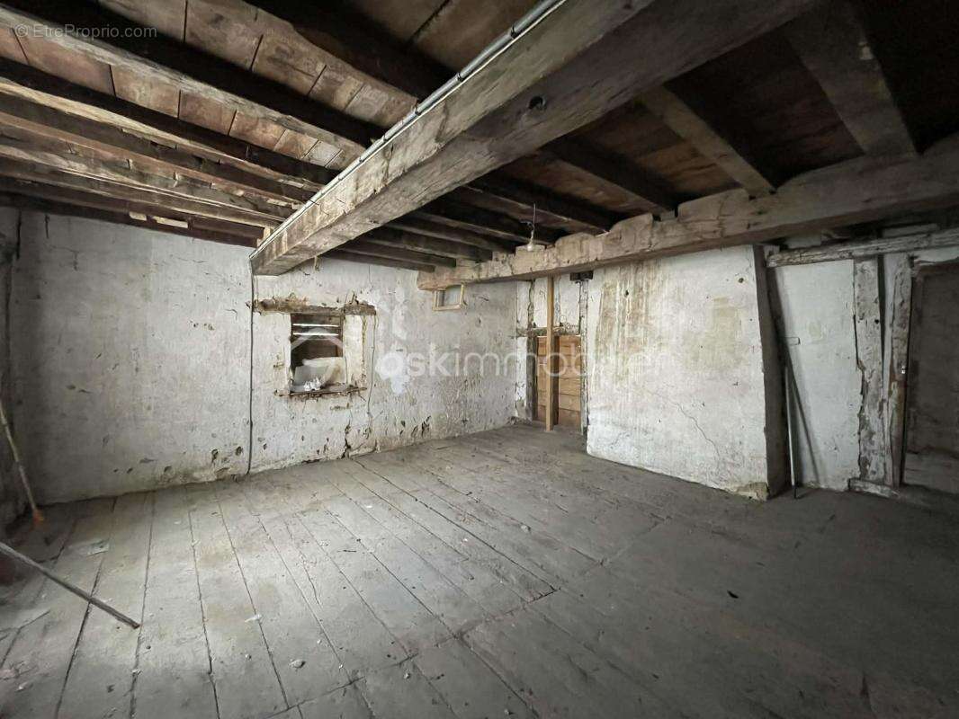 Maison à SOMMEVOIRE