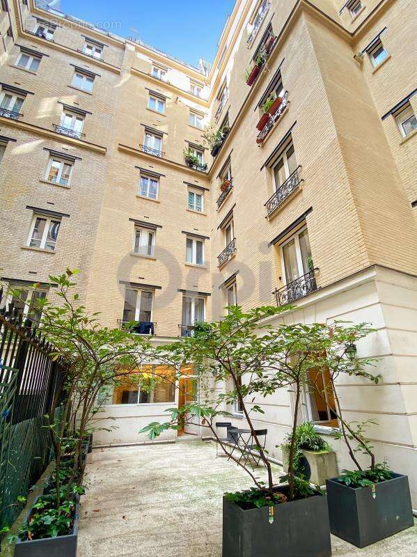 Appartement à PARIS-20E