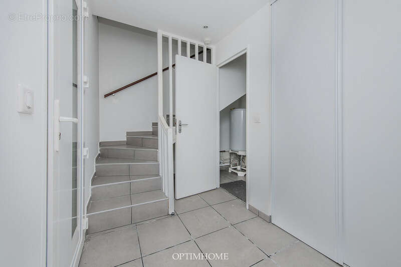 Appartement à COURBEVOIE
