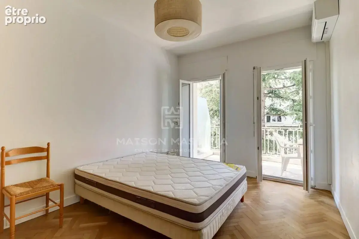Cimiez – Grand 2 pièces avec terrasse exposée sud au calme ! - photo 8