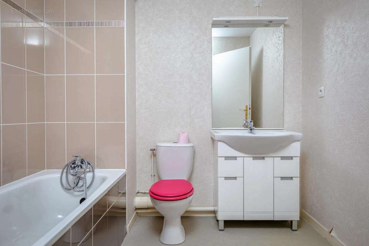 Appartement à VAL-DE-REUIL