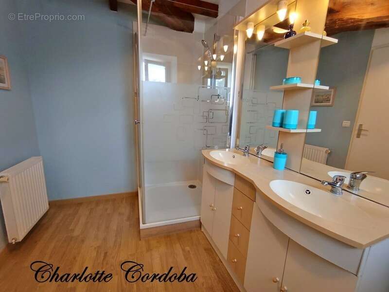 Maison à FEUGAROLLES