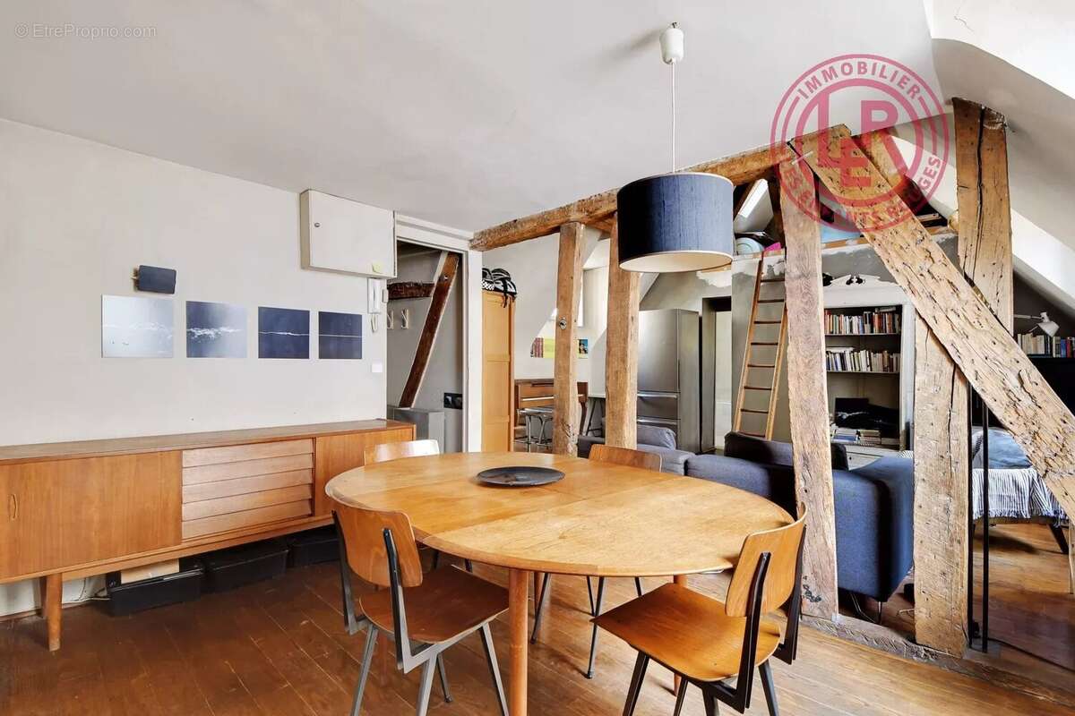 Appartement à PARIS-3E