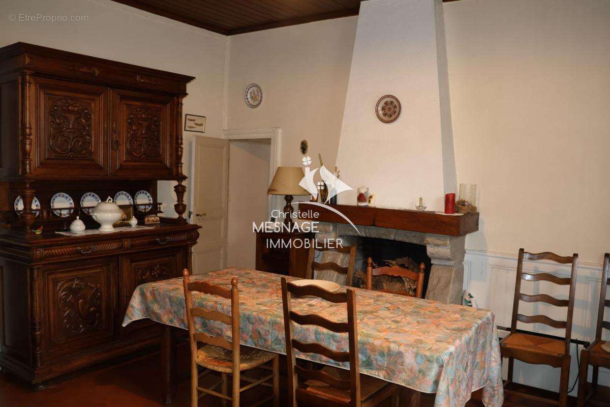 Maison à SAINT-PIERRE-DE-PLESGUEN