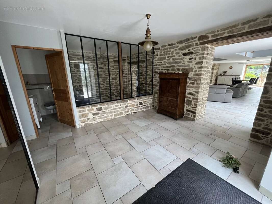 10 mn vannes  - longere renovee 300 m² - photo 8