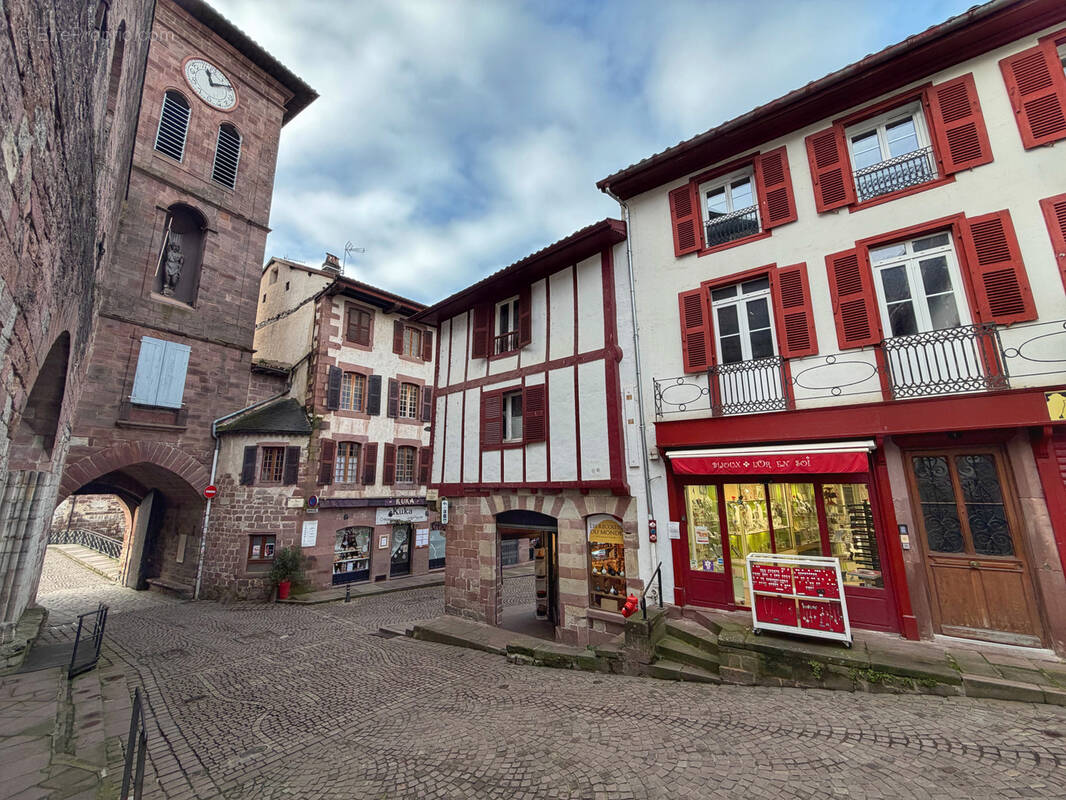 Commerce à SAINT-JEAN-PIED-DE-PORT