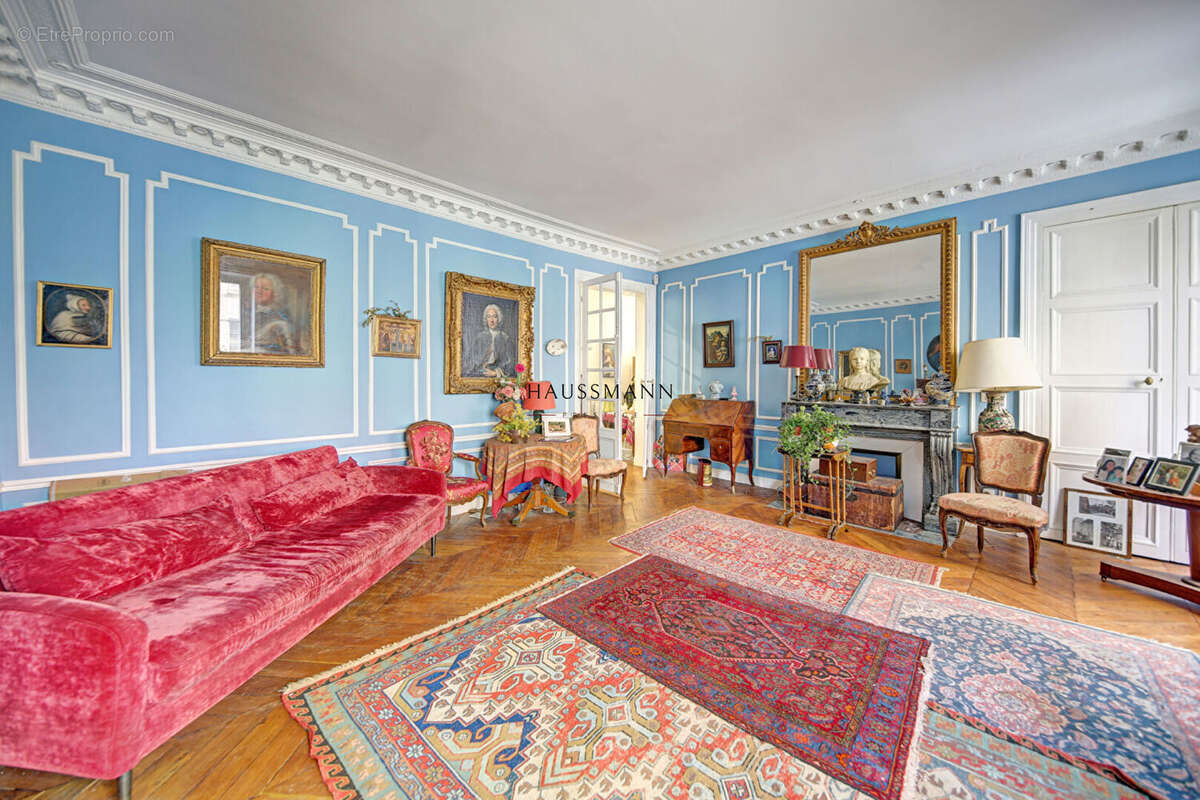 Appartement à PARIS-8E