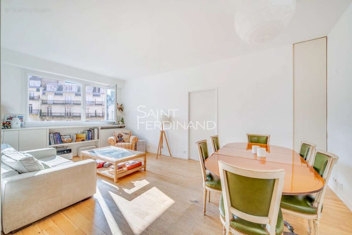 Appartement à NEUILLY-SUR-SEINE