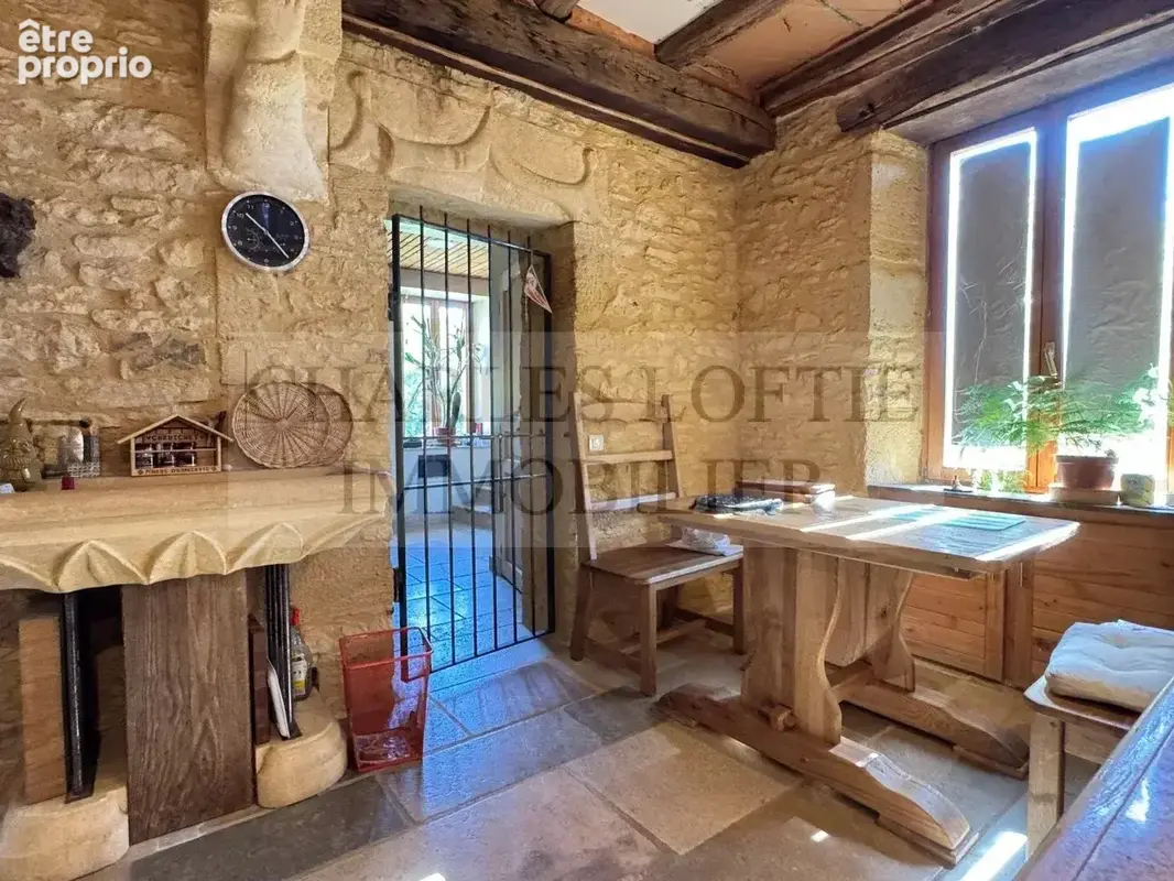 Ensemble en pierre avec gîte et piscine sur un terrain de 8 804 m² dans un hameau paisible en Bouriane - photo 8
