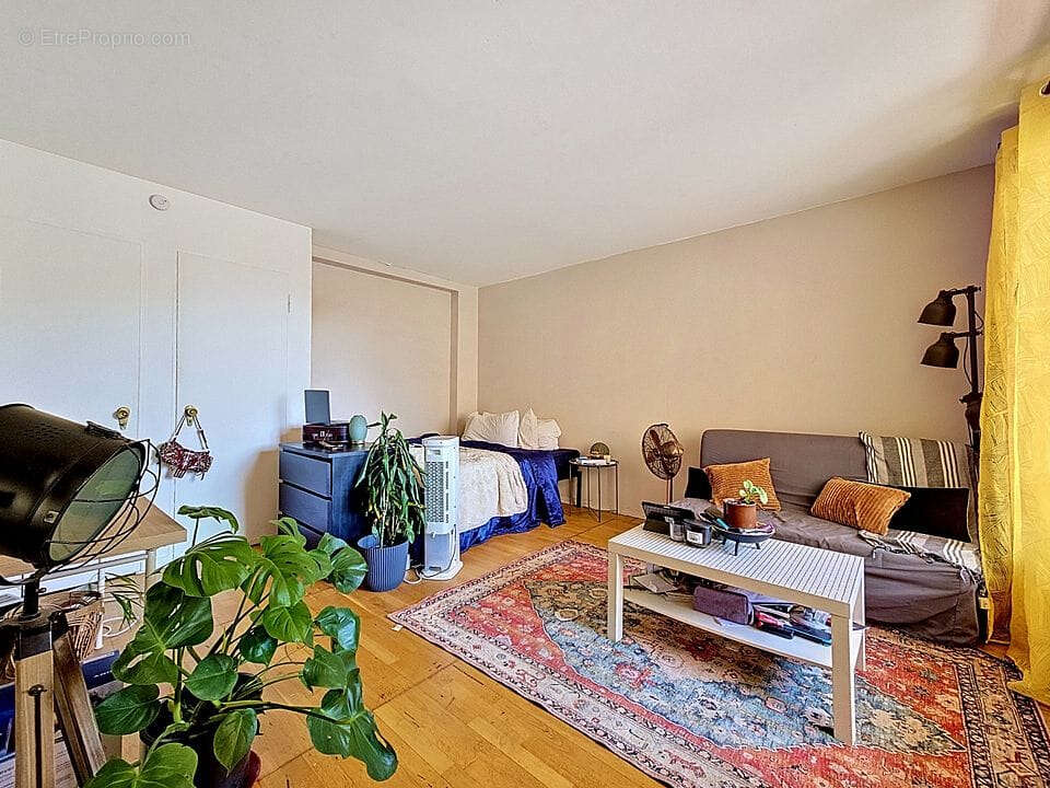 Appartement à MARSEILLE-5E