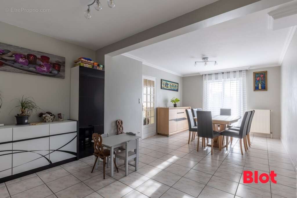 Maison à LA MEZIERE