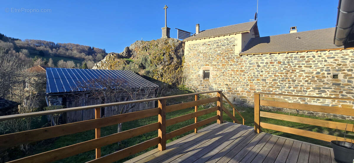 maison en pierre rénovée de 123 m2 - photo 4