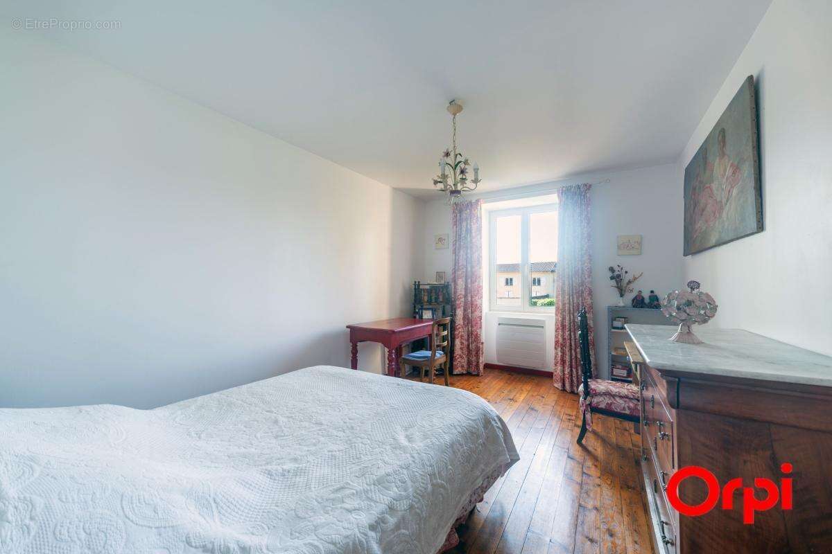 Maison à SENOZAN