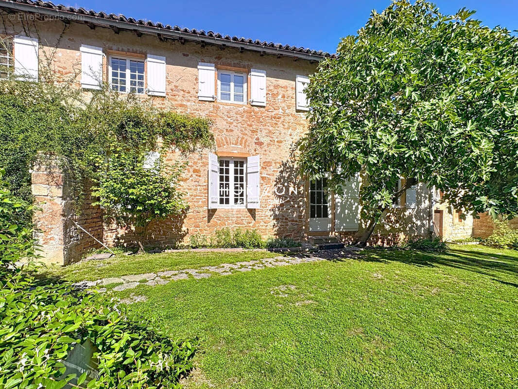Maison à CHARNAY-LES-MACON