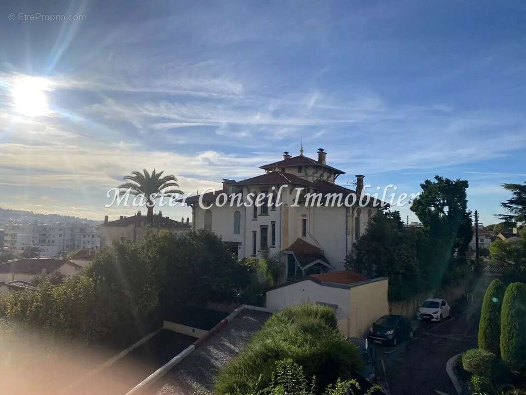 Appartement à LE CANNET