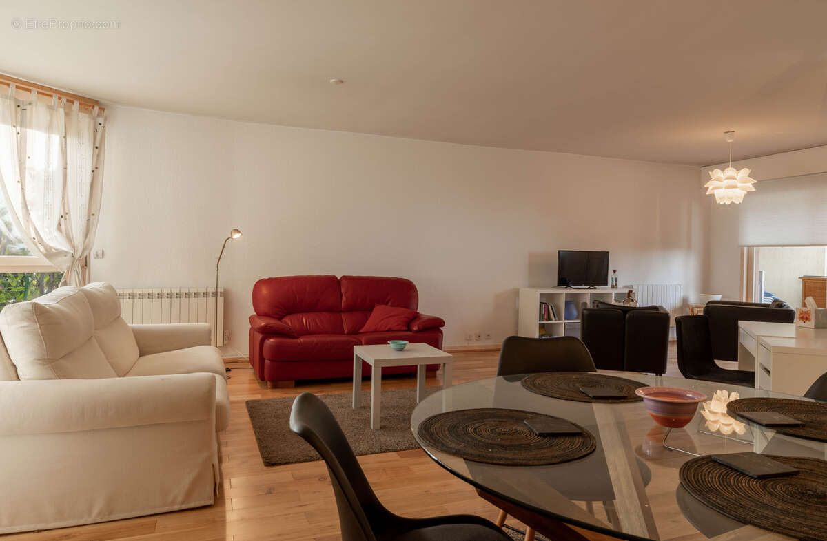 Appartement à COLLONGES-SOUS-SALEVE