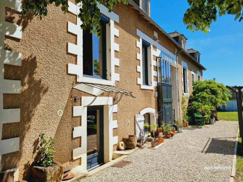 Maison à CUBLAC