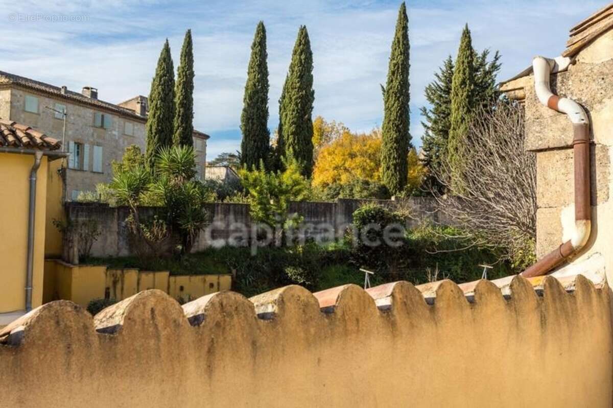 Terrasse en toiture & grand garage : une maison de village rare proche d’Uzès - photo 14