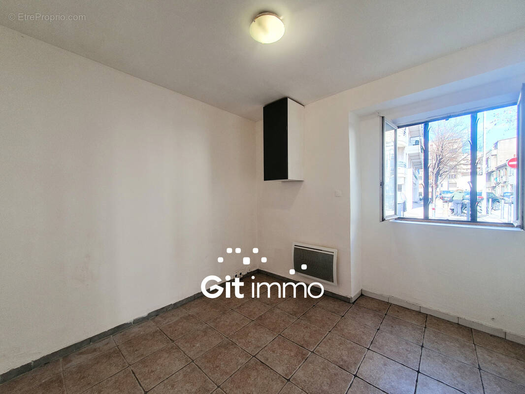Appartement à MARSEILLE-5E