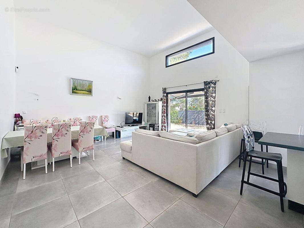Le luc en provence - superbe villa contemporaine t4 de plain-pied avec piscine - photo 2