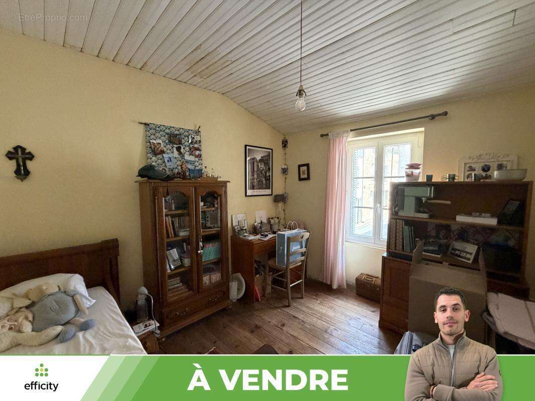 Maison 260 m² à Couhe  - photo 17