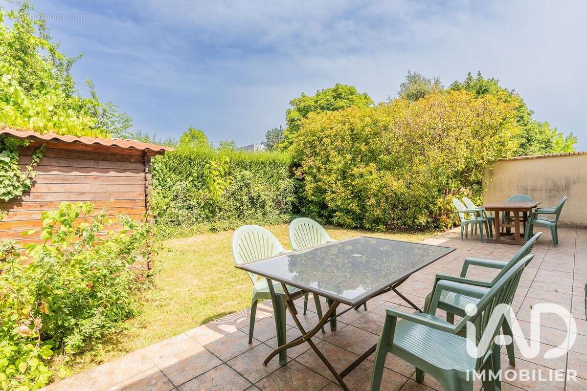 Maison 141 m² à Viry-Chatillon  - photo 2