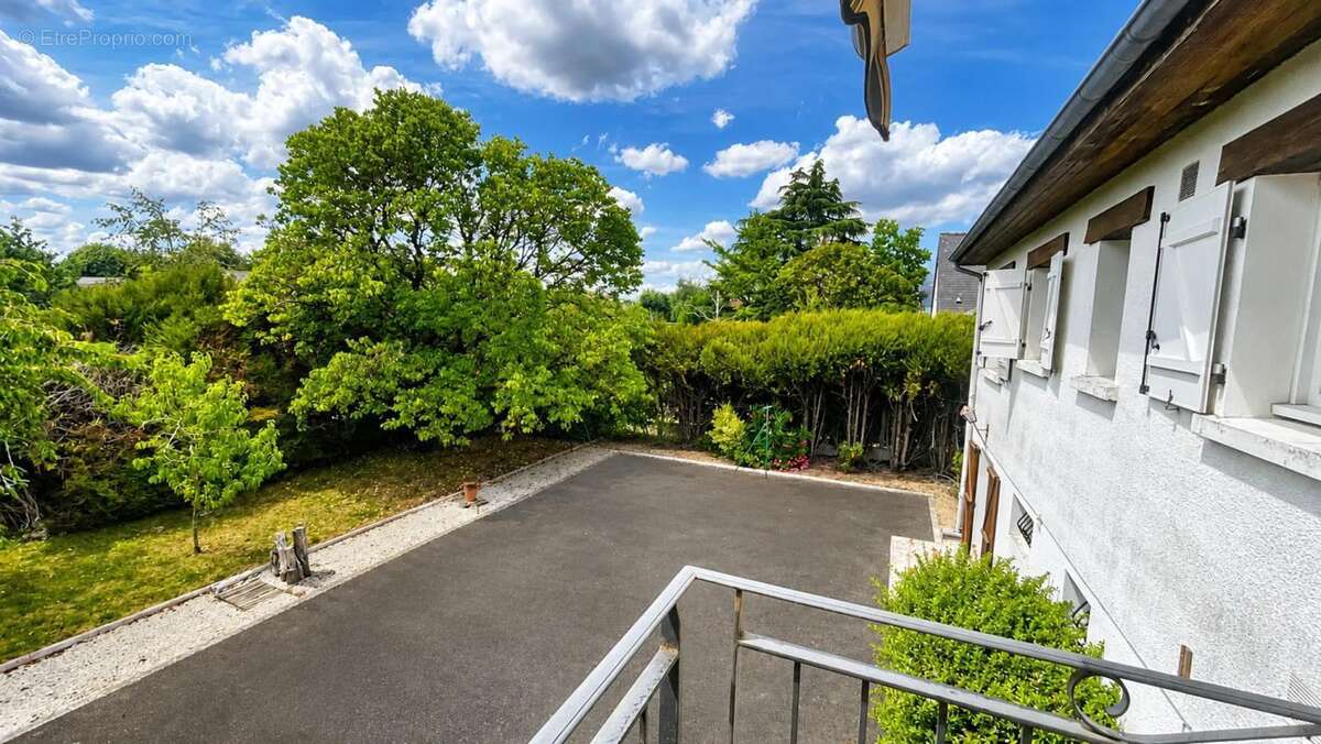 Saint Avertin - 5 pièces avec beau jardin - 112 m2 - photo 2