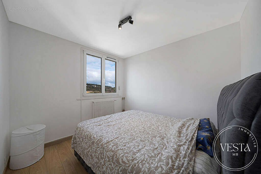 Appartement à CHENOVE