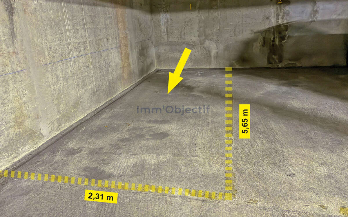 Parking à PARIS-12E
