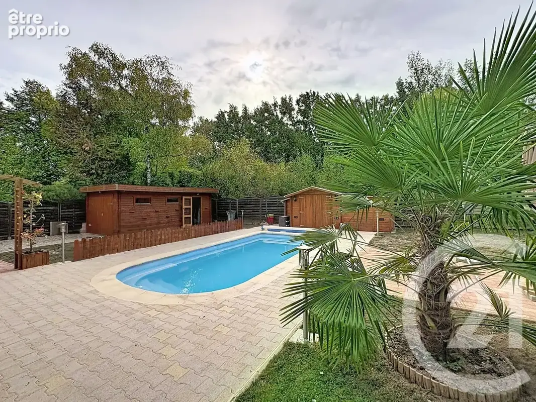 Maison 5 pièces 200 m² à vendre à Saint-Julien-Les-Villas (10800) - photo 2