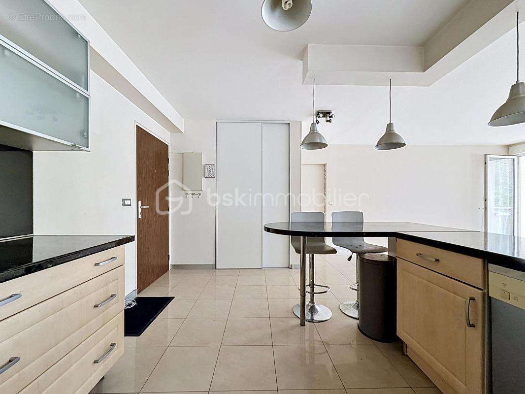 Appartement à LE BLANC-MESNIL