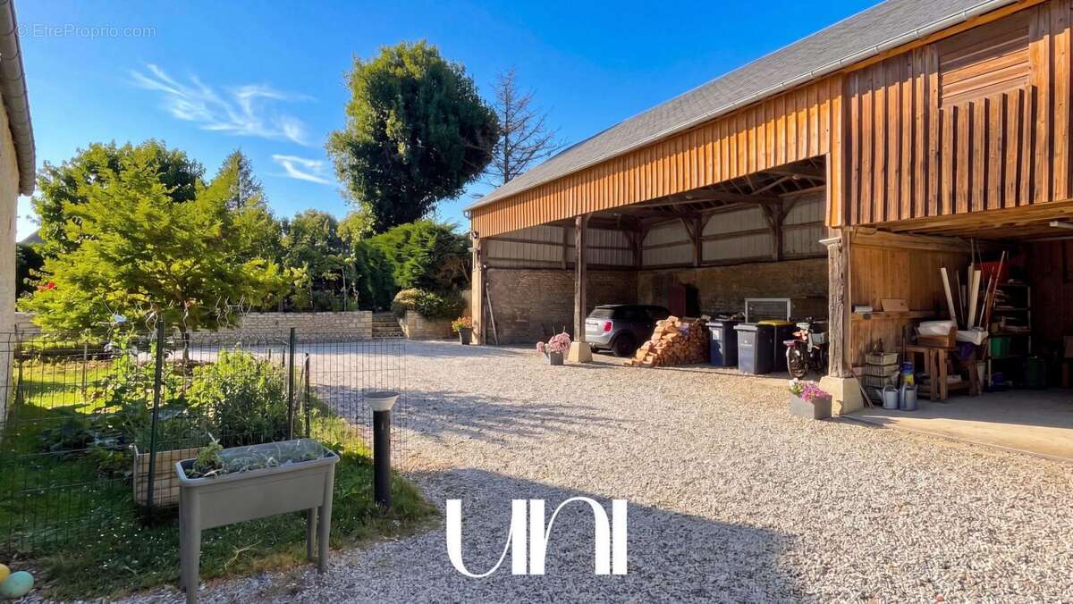 Maison 7 pièces de 264m2 avec jardin clos - Mathieu - photo 7