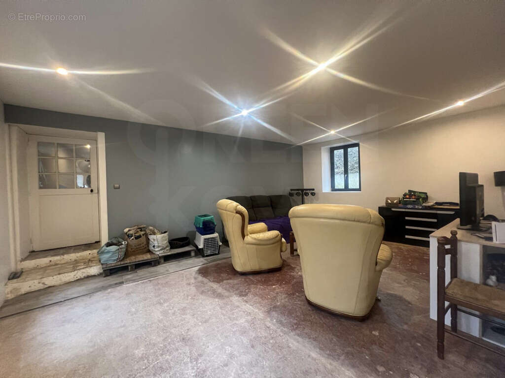 Maison à SOUGERES-EN-PUISAYE